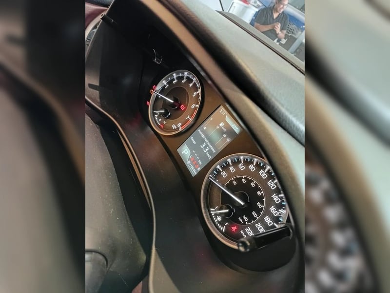Suzuki FRONX 1.5 GLX HYBRID 4X2 AT 5P 2026 - Imagen 6 de 10