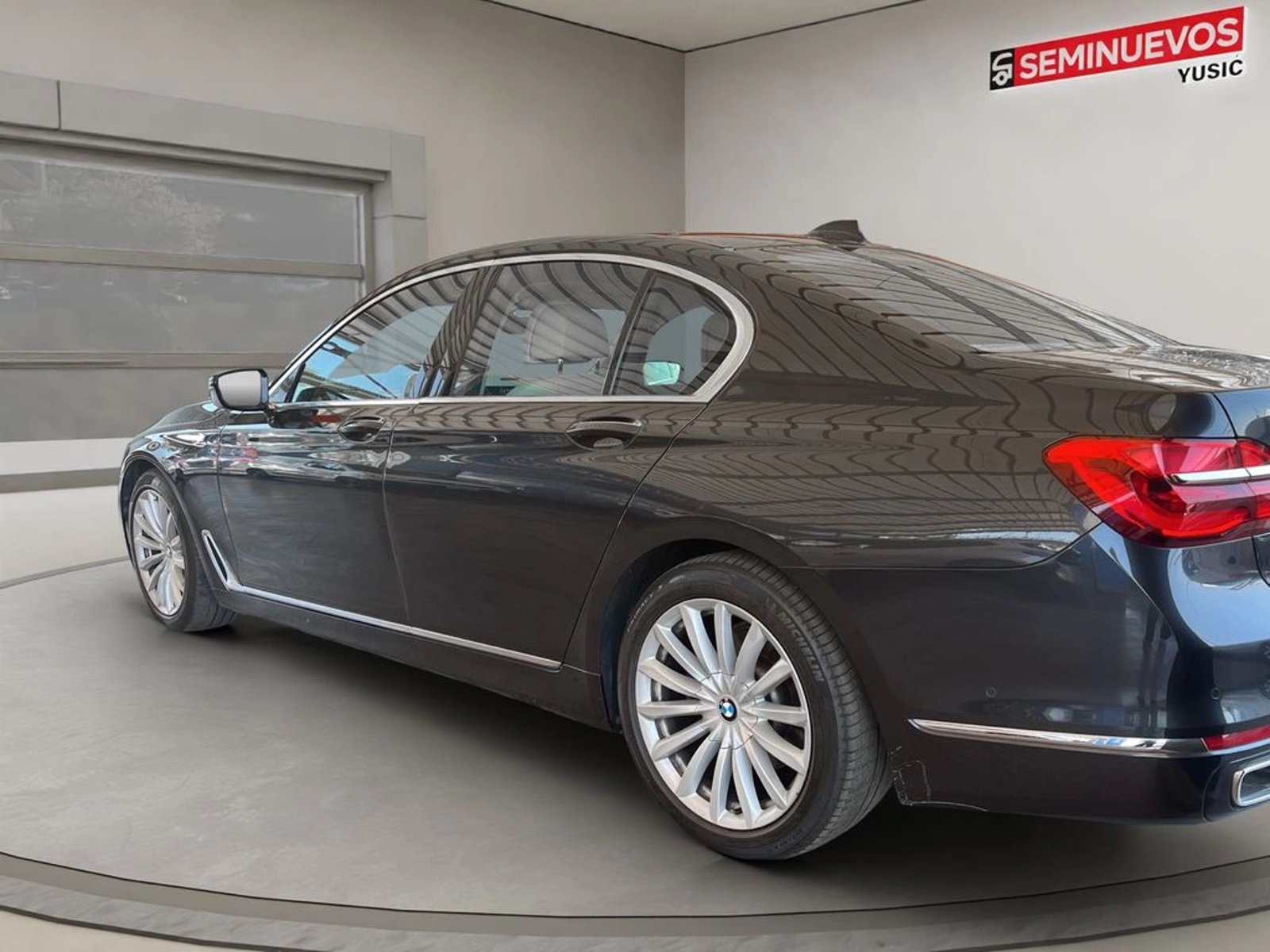 BMW 730 3.0 D AT DIESEL 2017 - Foto 4 de 18