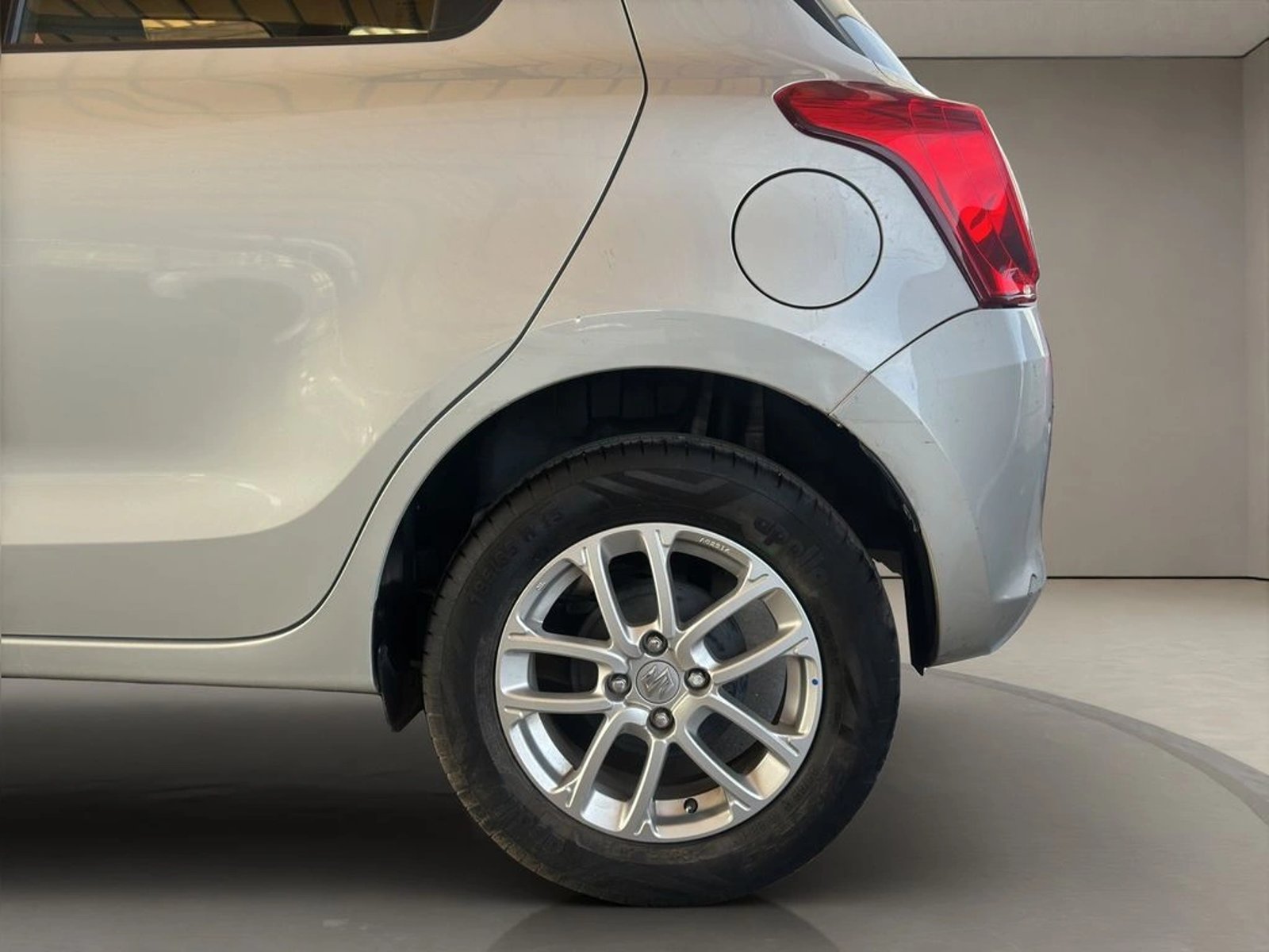 Suzuki SWIFT 1.2 GL MT 2024 - Imagen 18 de 19
