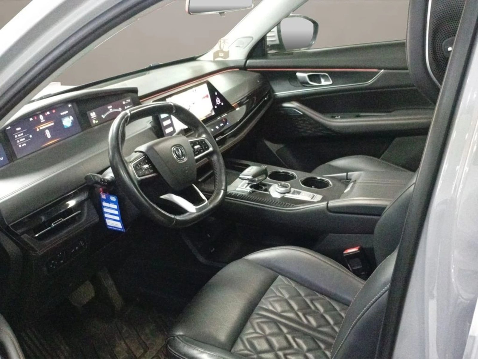 Changan UNI-K 2.0 TURBO AT 4WD 2024 - Imagen 15 de 18