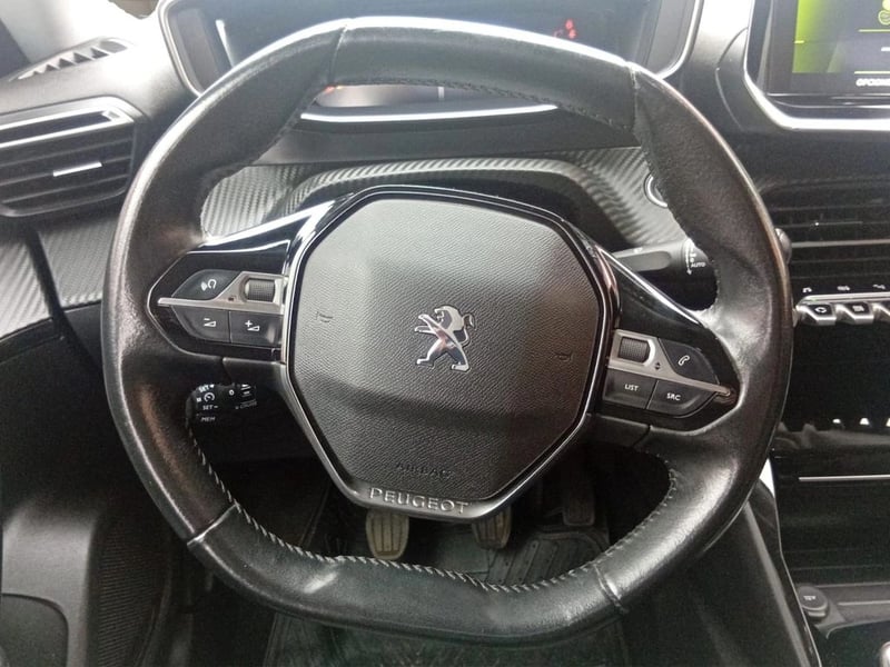 Peugeot 2008 1.2 ALLURE PACK PURETECH 130 MT 2021 - Imagen 8 de 11