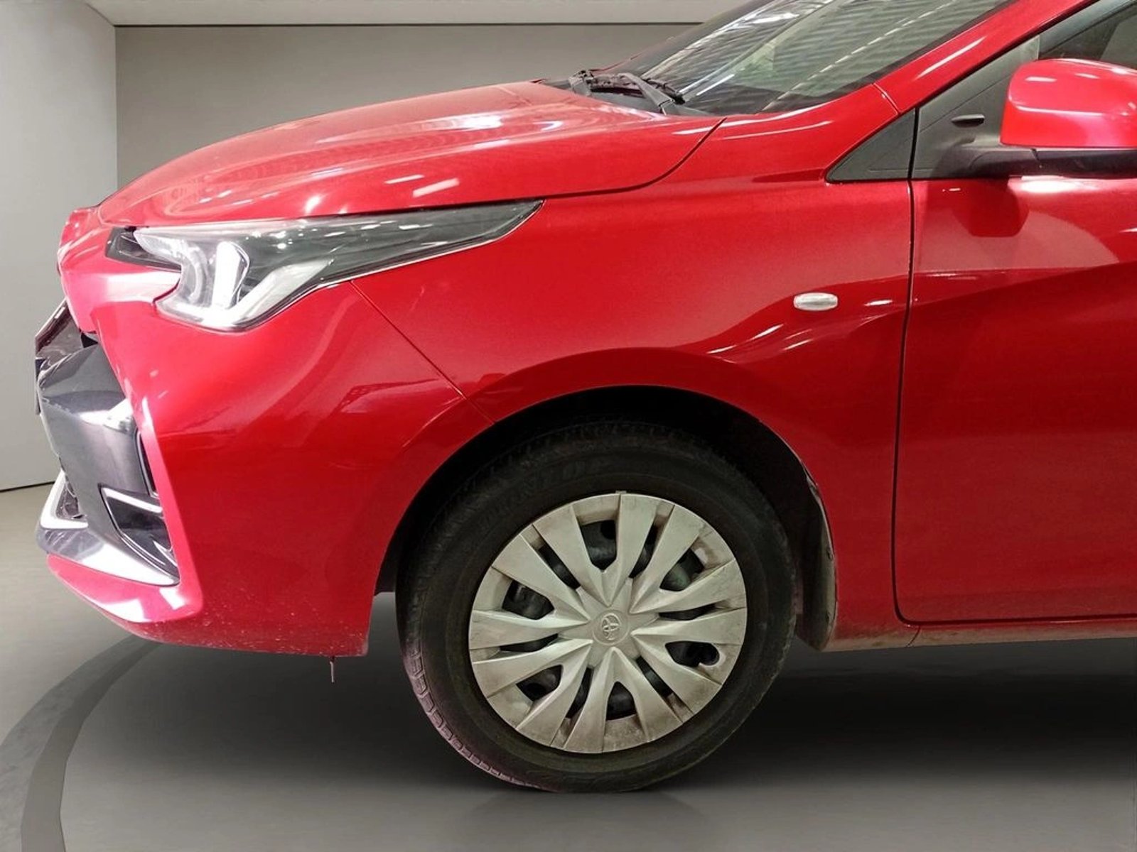 Toyota YARIS 1.5 E SEDAN AT 2024 - Imagen 8 de 13