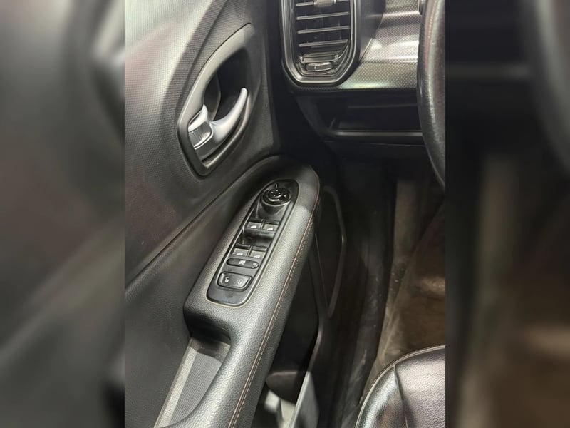 RAM 1000 2.0 REBEL DIESEL 4X4 DOB. CAB. AT 4P 2022 - Imagen 7 de 11