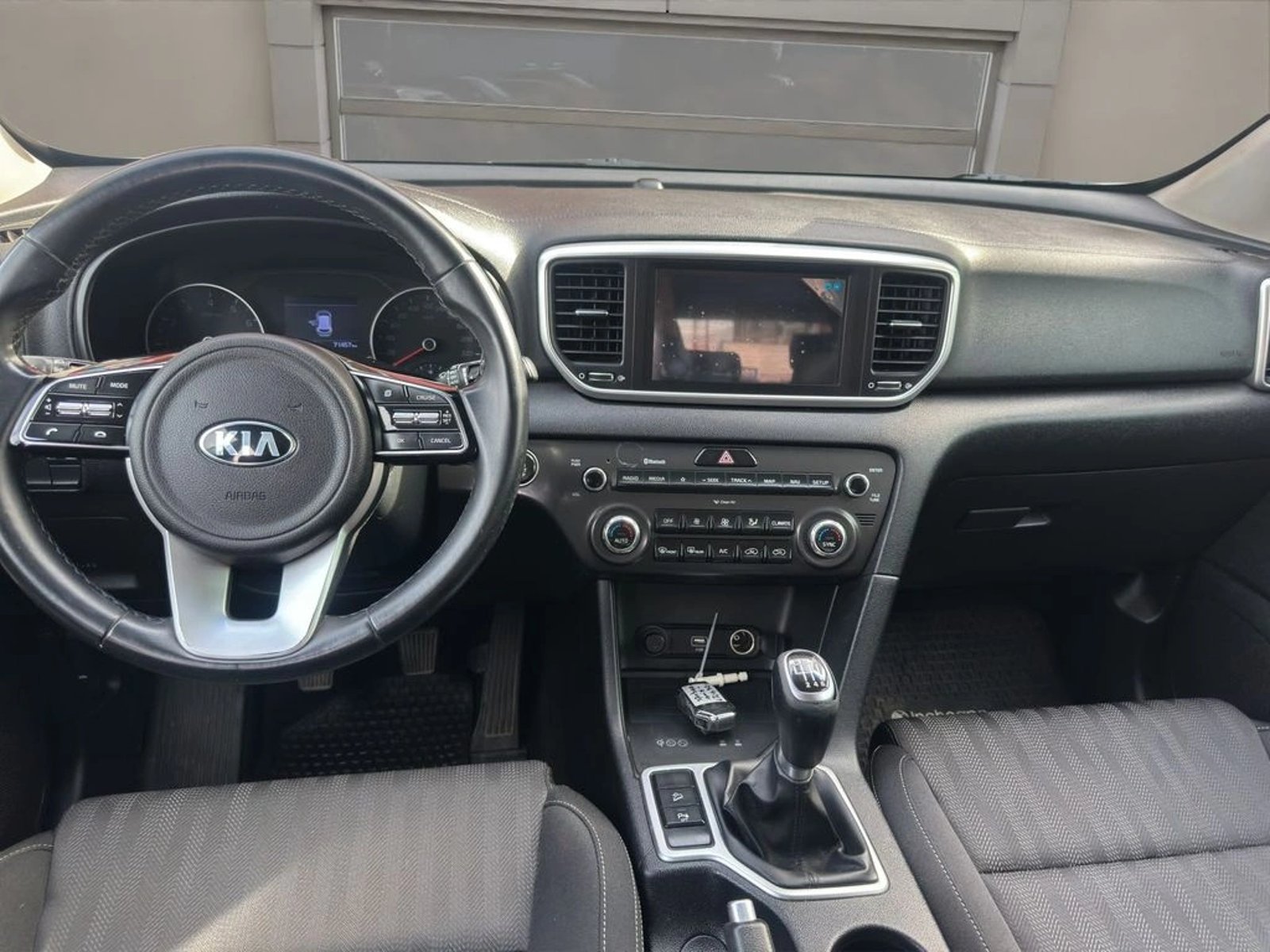 Kia SPORTAGE 2.0 LX 2WD 6MT 5P 2020 - Imagen 13 de 18