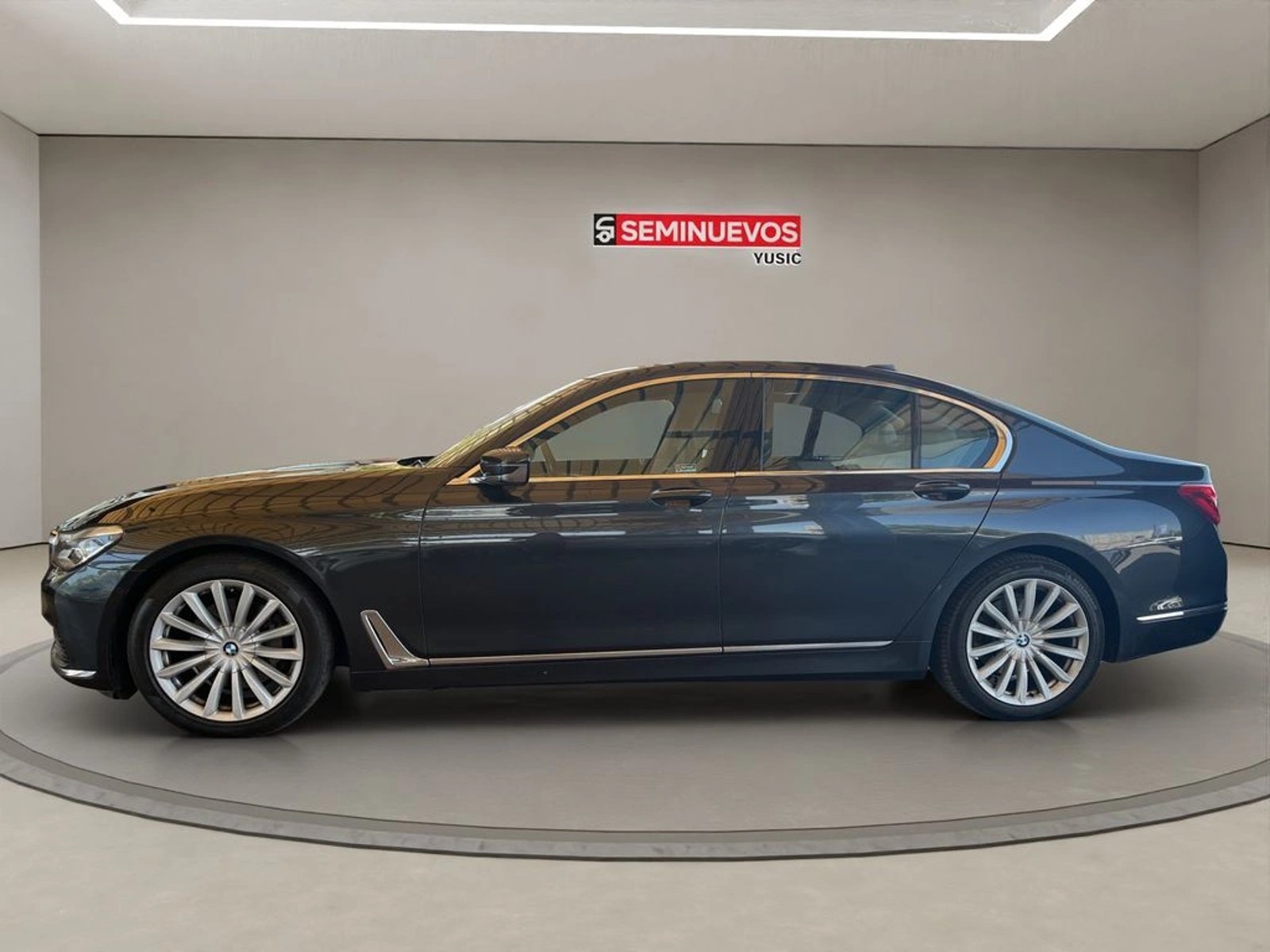 BMW 730 3.0 D AT DIESEL 2017 - Foto 3 de 18