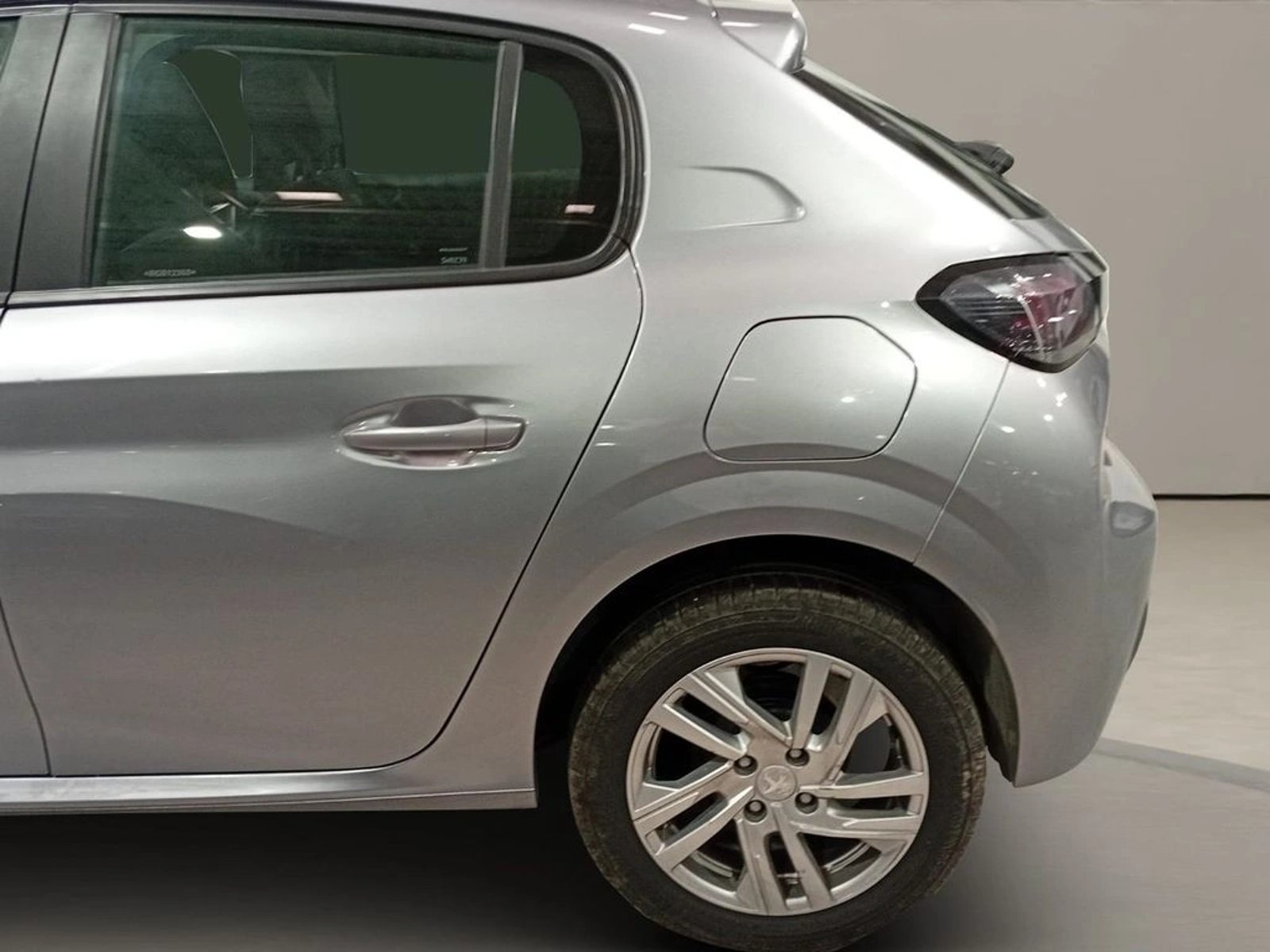 Peugeot 208 1.2 ALLURE PACK PURETECH 100 MT 2023 - Imagen 13 de 13