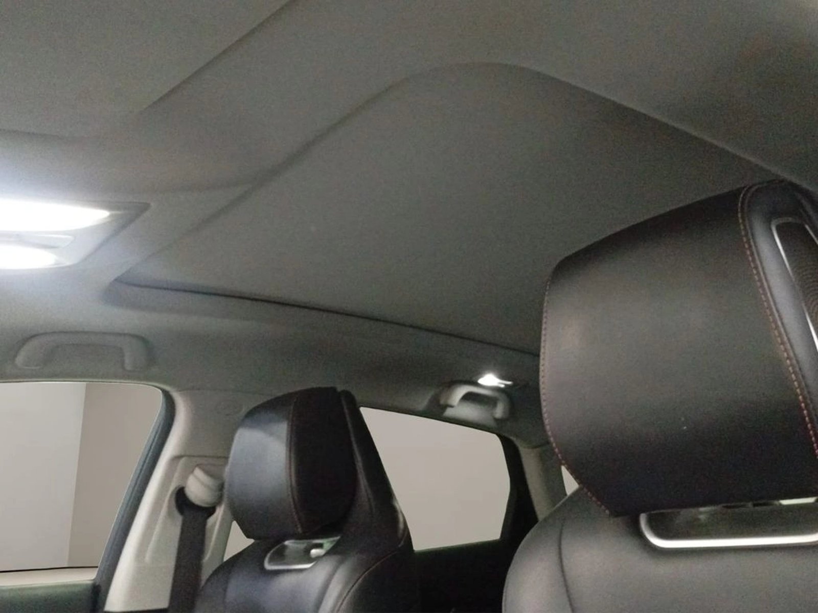 Changan UNI-K 2.0 TURBO AT 4WD 2024 - Imagen 11 de 18