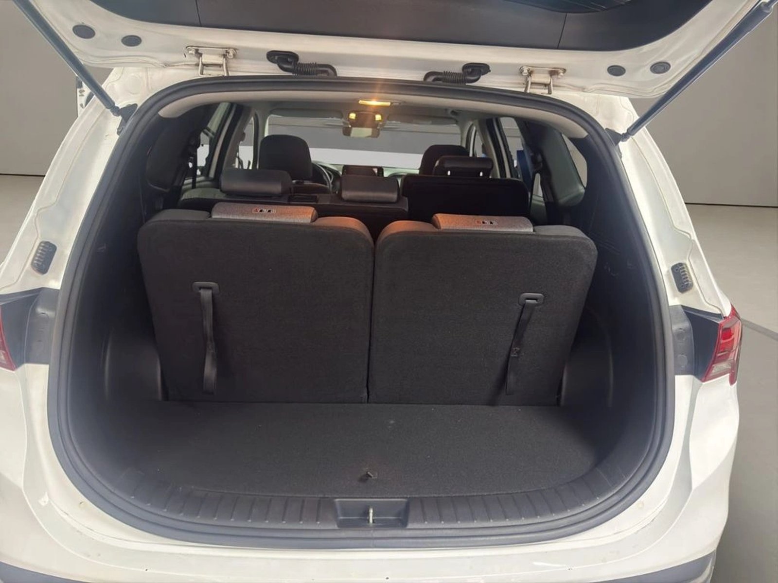 HYUNDAI SANTA FE 2.5 PLUS 2WD FL AT 5P 2021 - Imagen 12 de 15