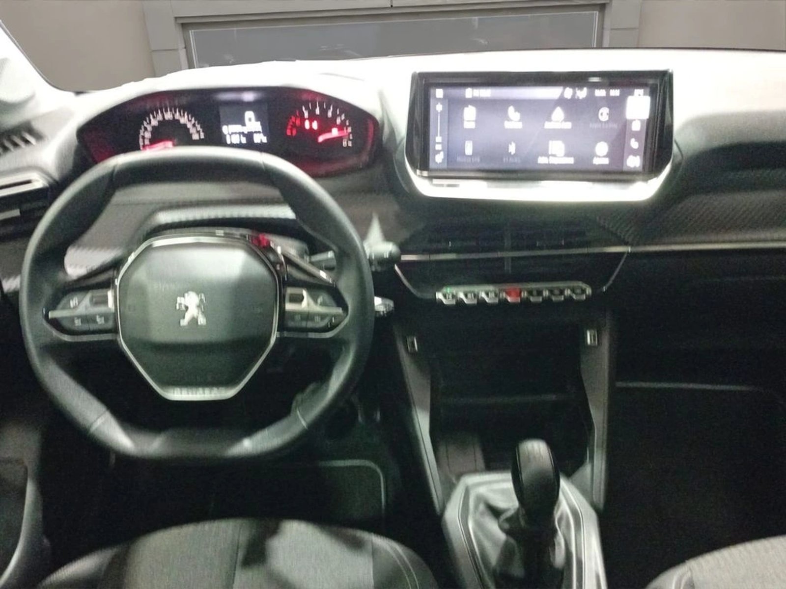 Peugeot 208 1.2 ALLURE PACK PURETECH 100 MT 2023 - Imagen 8 de 13