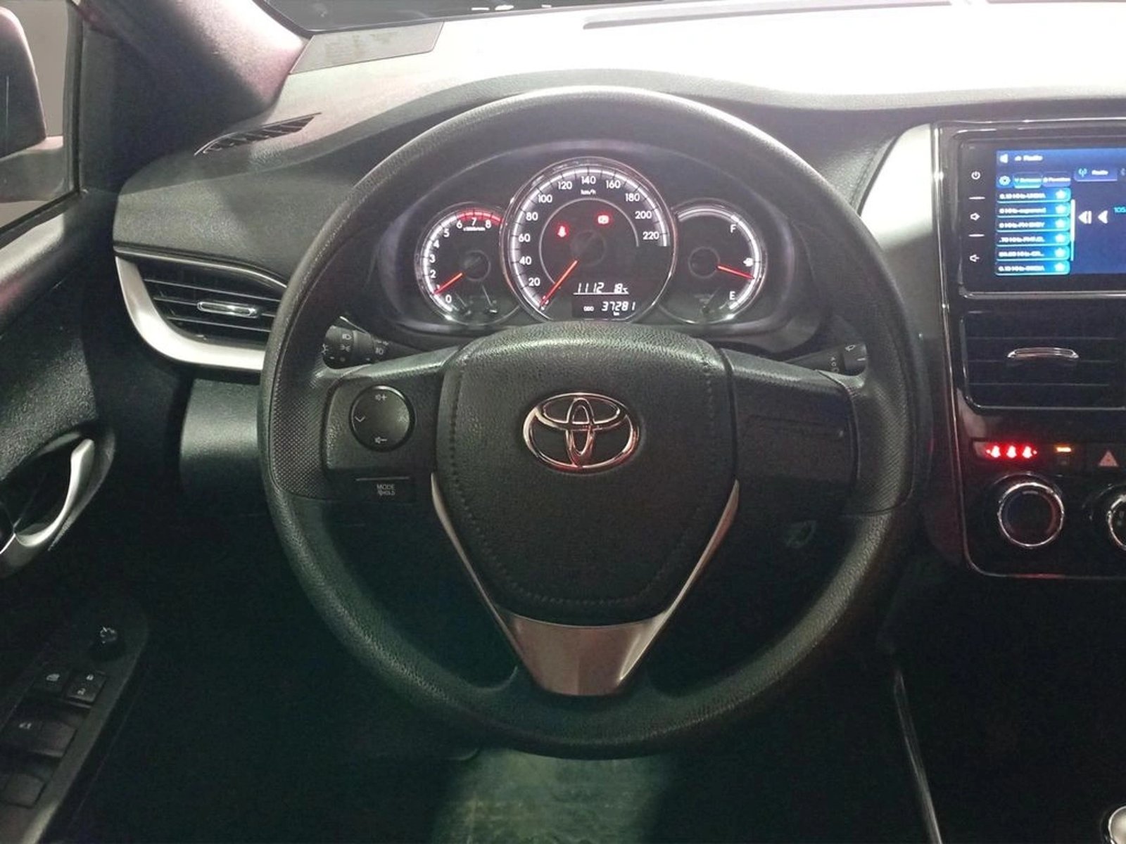 Toyota YARIS 1.5 E SEDAN AT 2024 - Imagen 12 de 13