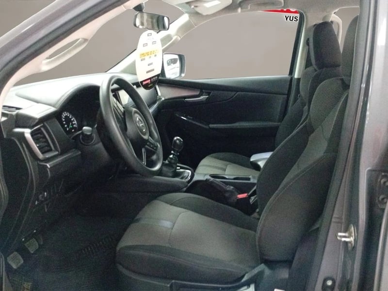 Mazda BT-50 3.0 DIESEL 4X4 DOB.CAB. 6MT 4P 2023 - Imagen 11 de 13
