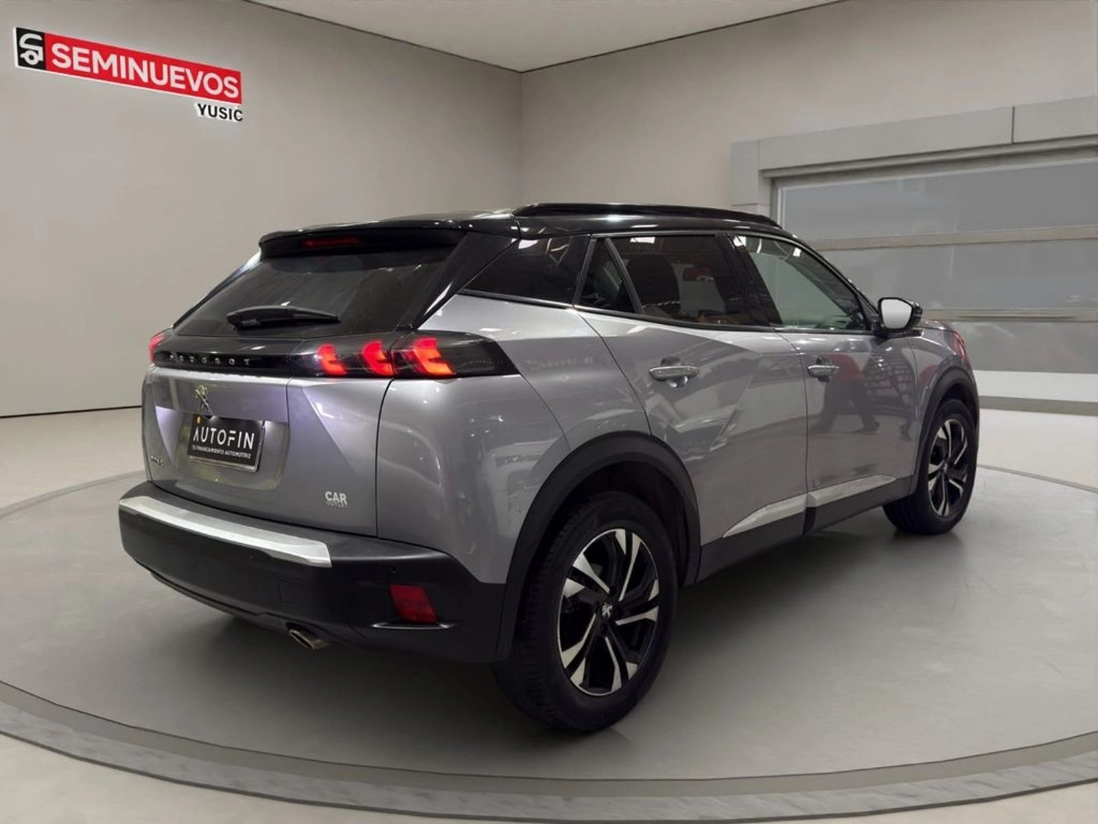 Peugeot 2008 1.5 ALLURE BLUEHDI DIESEL 4X2 130 AT 5P 2020 - Foto 4 de 9