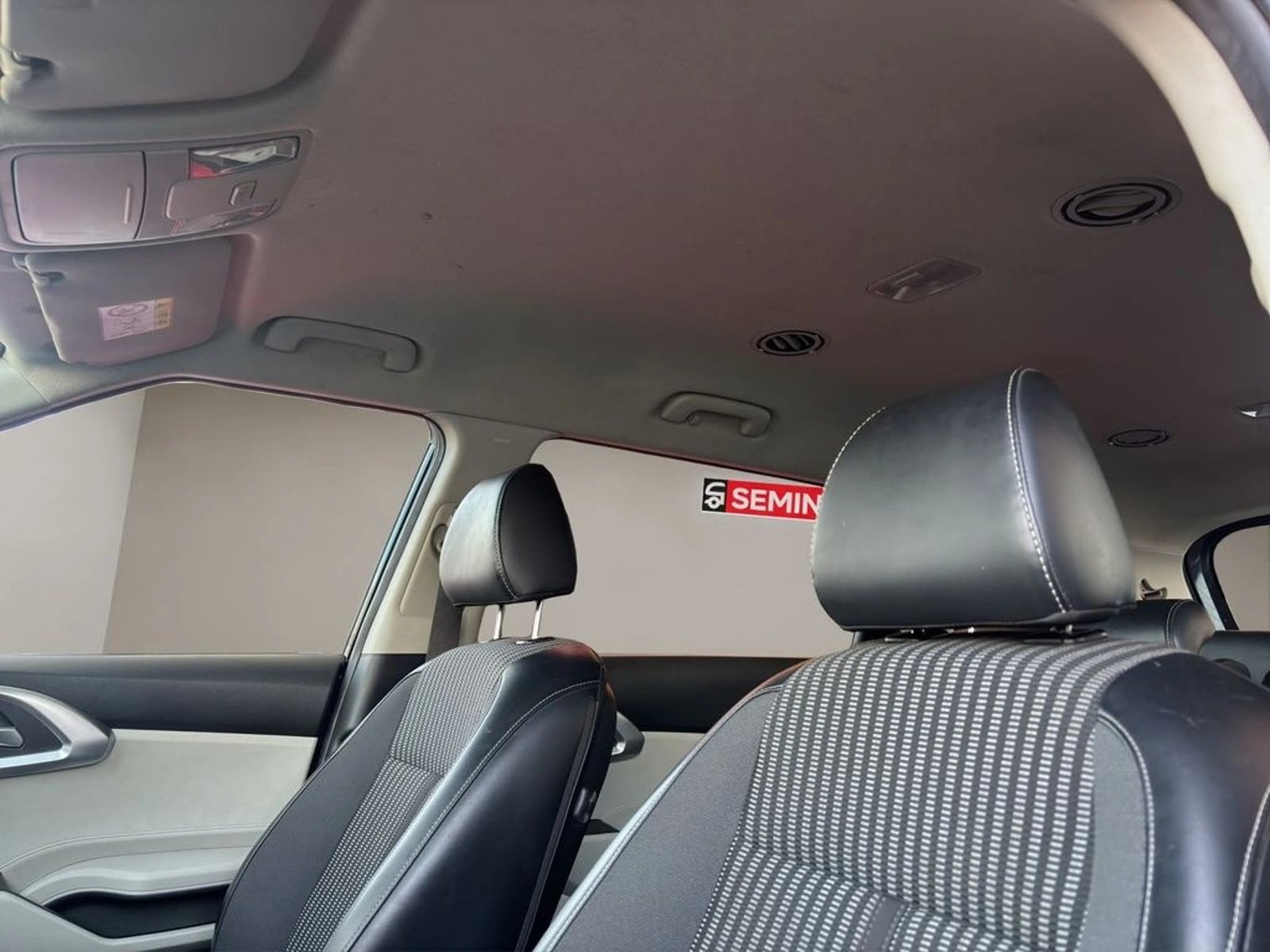 Kia CARENS 1.4 EX 7DCT TURBO-GDI FULL 7P AT 2022 - Imagen 7 de 15
