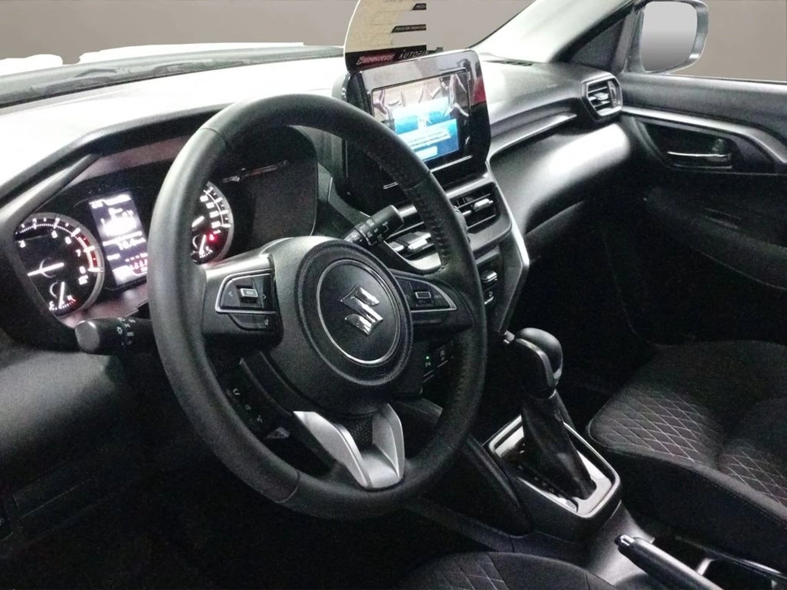 SUZUKI GRAND VITARA 1.5 GL HYBRID 4X2 AT 5P 2025 - Imagen 16 de 19