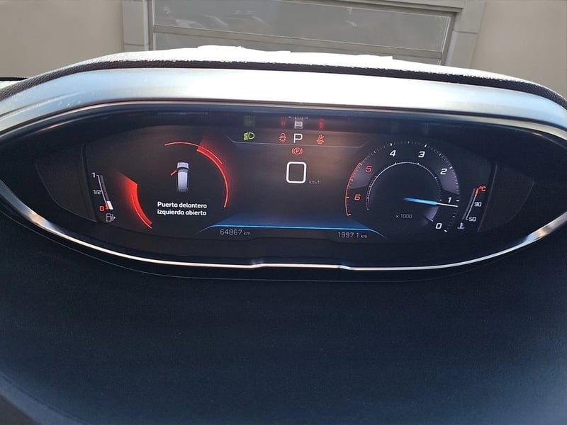 Peugeot 5008 1.5 ALLURE PACK BLUEHDI 4X2 130 EAT8 5P 2022 - Imagen 9 de 12