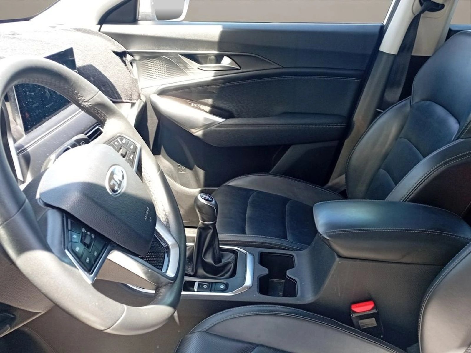 JAC JS8 1.5 LUXURY SE 4X2 6MT 5P 2023 - Imagen 8 de 13