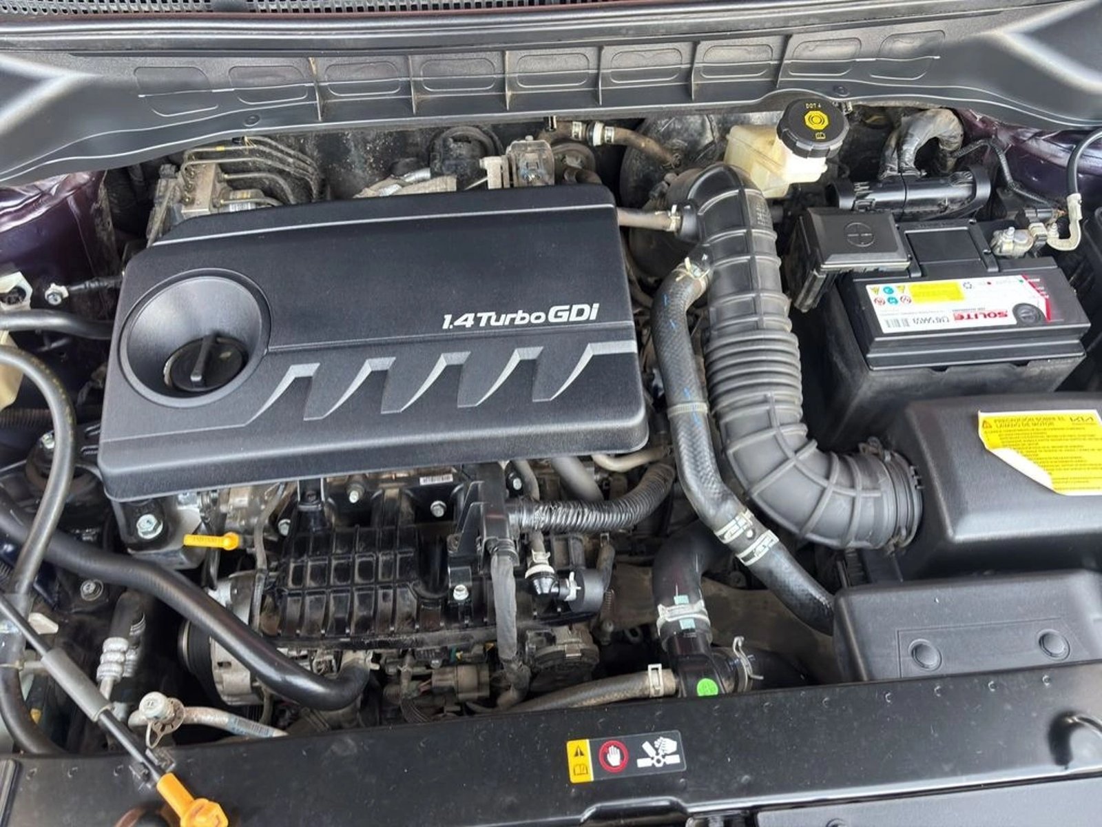 Kia CARENS 1.4 EX 7DCT TURBO-GDI FULL 7P AT 2022 - Imagen 13 de 15