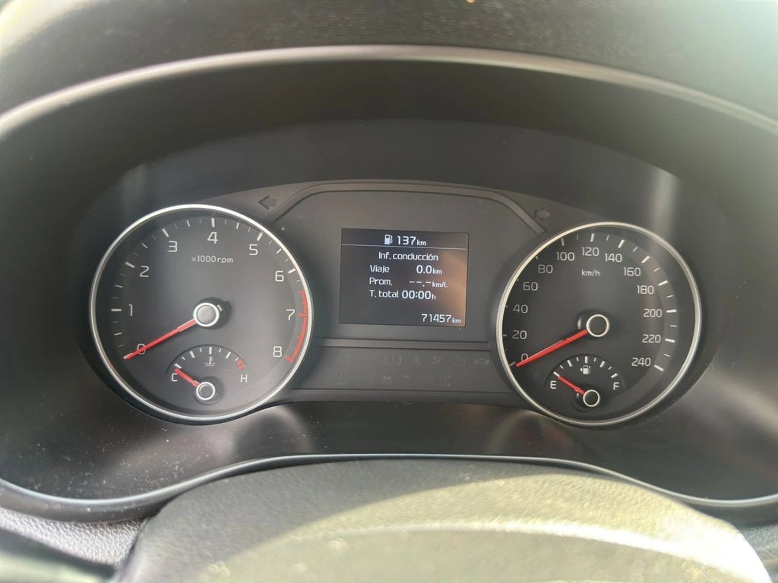 Kia SPORTAGE 2.0 LX 2WD 6MT 5P 2020 - Imagen 14 de 18
