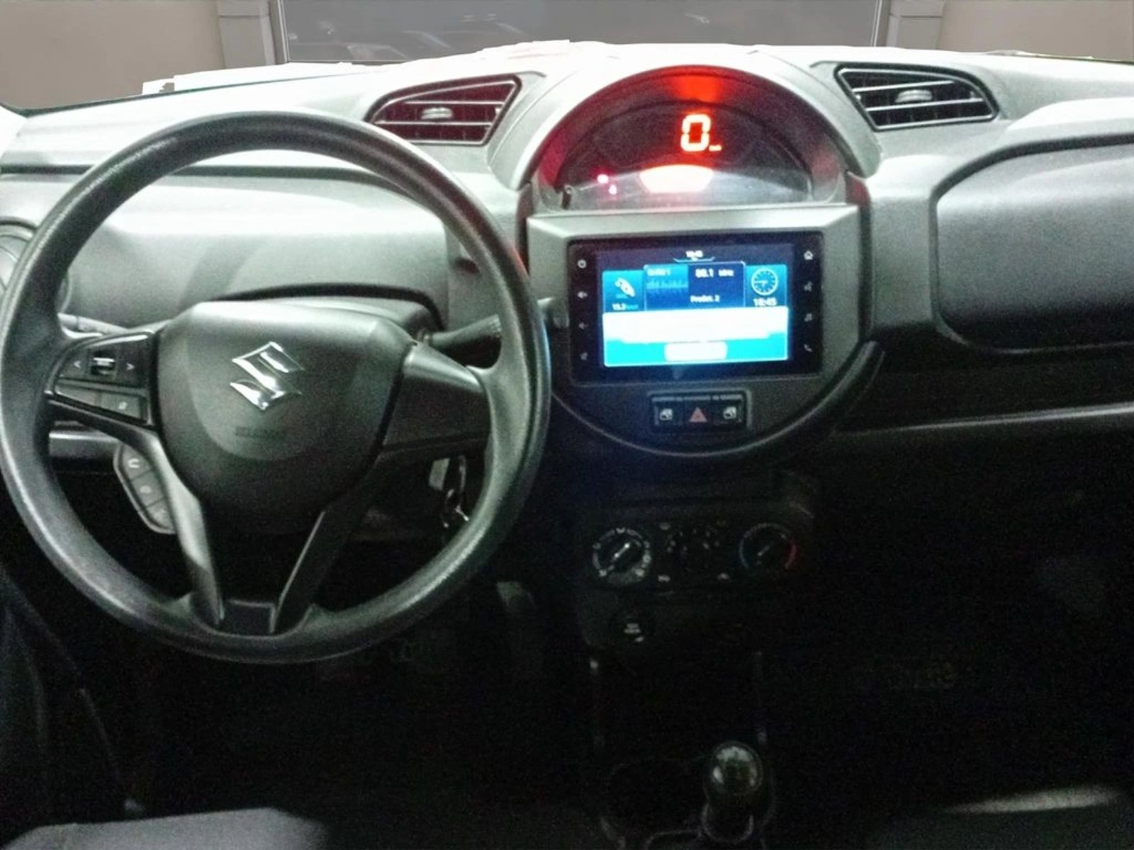 Suzuki SS 1.0 GLX 4X2 AC MT 5P 2023 - Imagen 9 de 13