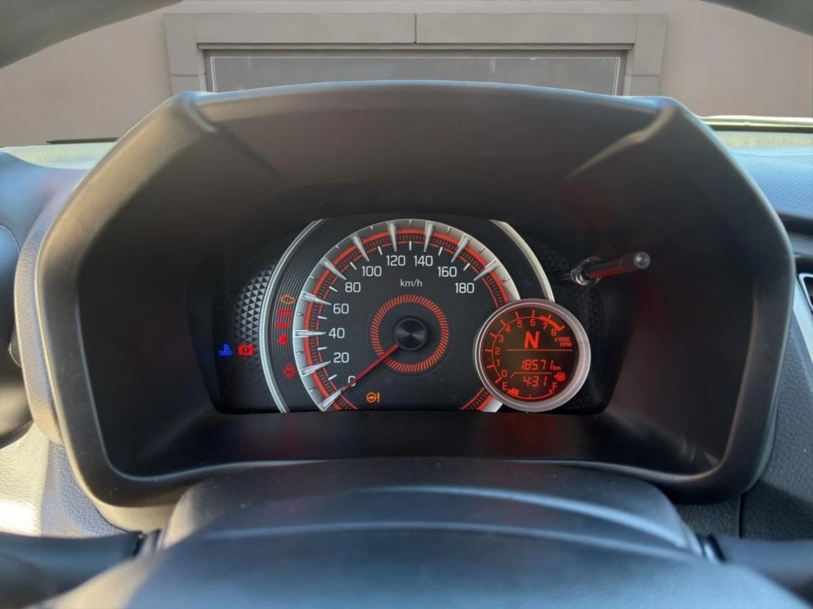 Suzuki CELERIO 1.0 GLX BT 4X2 HB AC MT 5P 2023 - Imagen 12 de 16