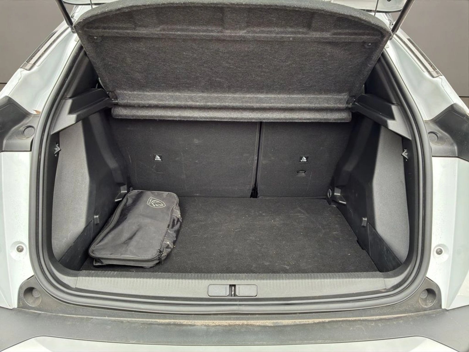 Peugeot 2008 1.5 GT BLUEHDI DIESEL 2024 - Imagen 14 de 16