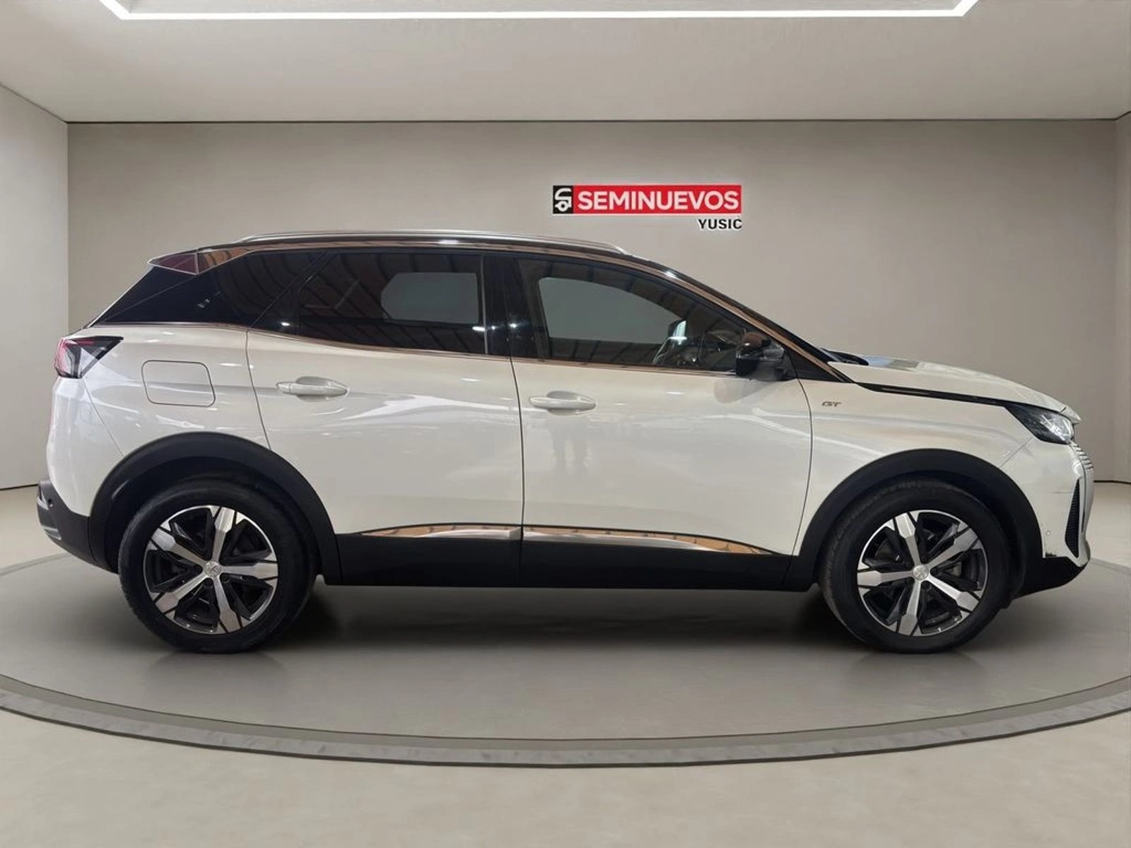 Peugeot 3008 1.6 GT BLACK PACK PURETECH EAT8 AT 2023 - Foto 4 de 14