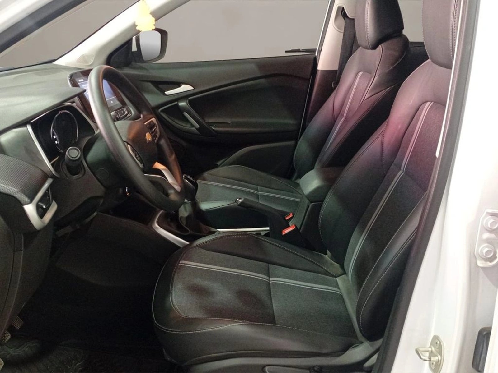 CHEVROLET TRACKER 1.2T LS FWD MT 5P 2022 - Imagen 13 de 13