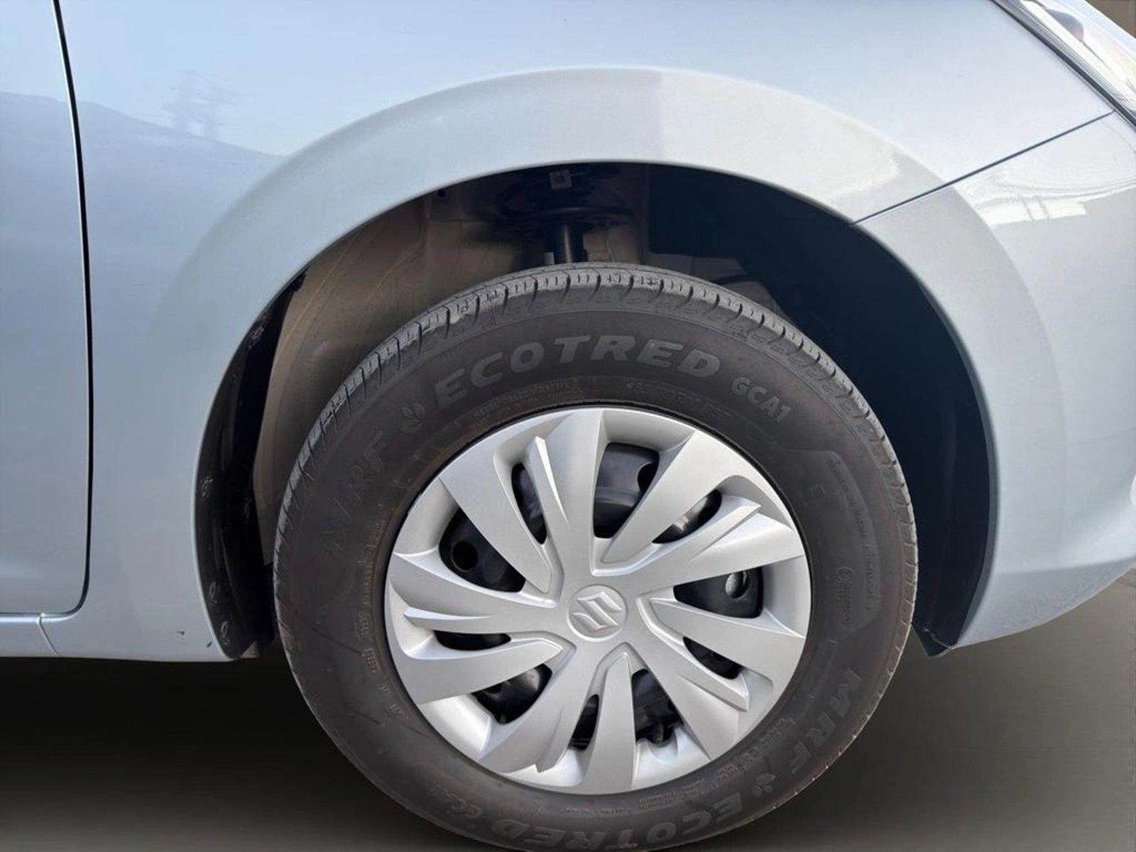 Suzuki SWIFT 1.2 GL SMART HYBRID 2025 - Imagen 9 de 16