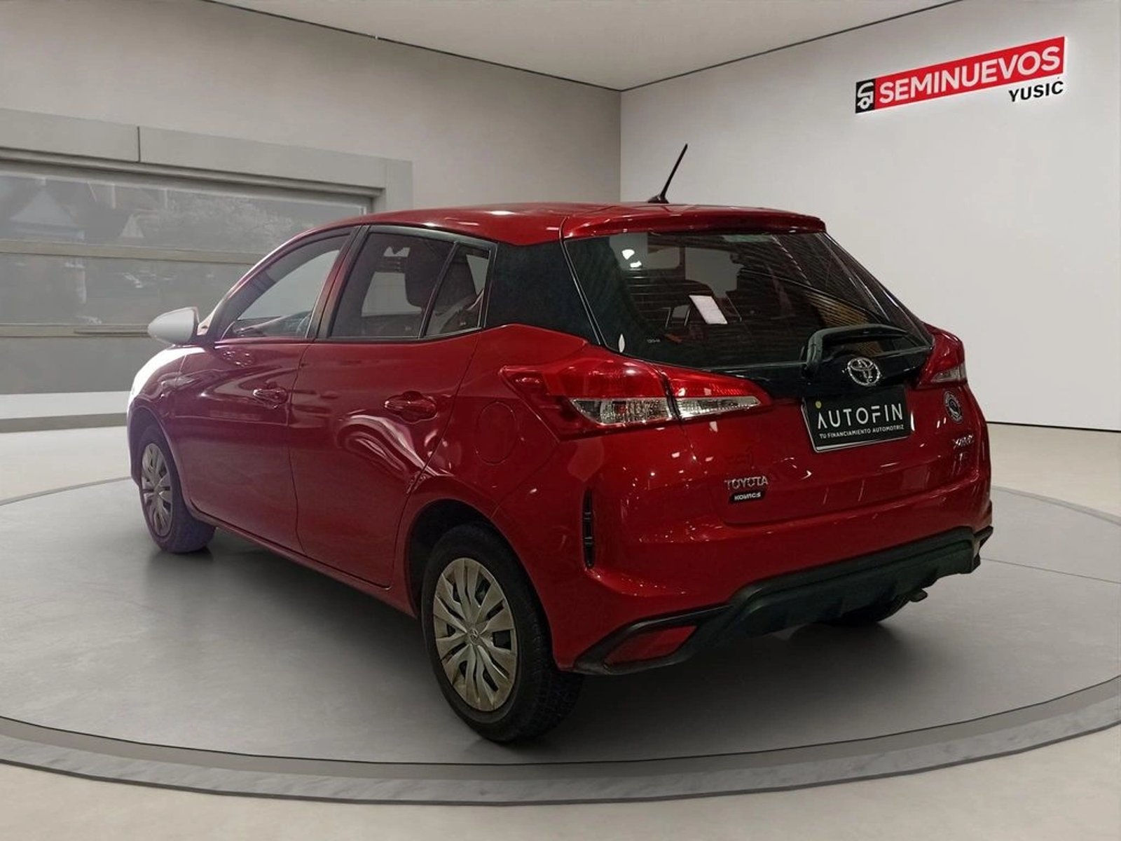 Toyota YARIS 1.5 E SEDAN AT 2024 - Imagen 6 de 13