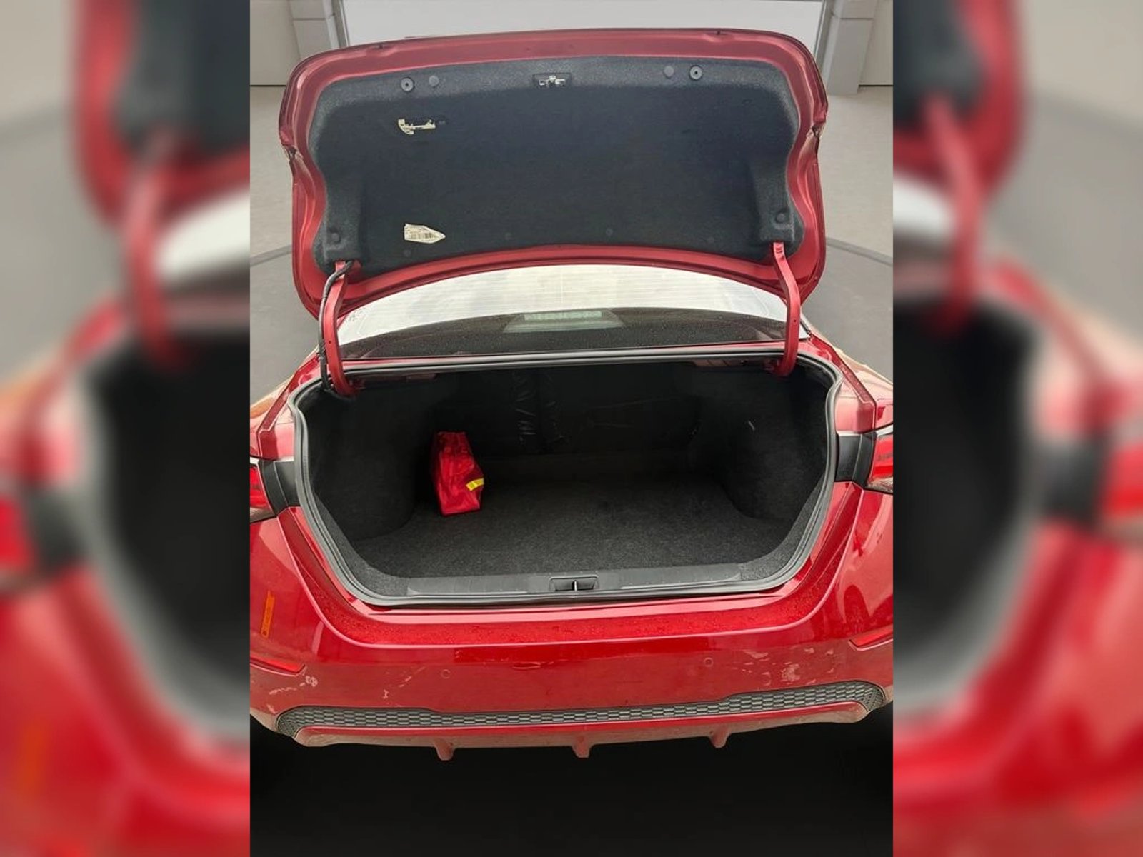 Nissan SENTRA 2.0 SENSE 4X2 MT 4P 2023 - Imagen 12 de 12