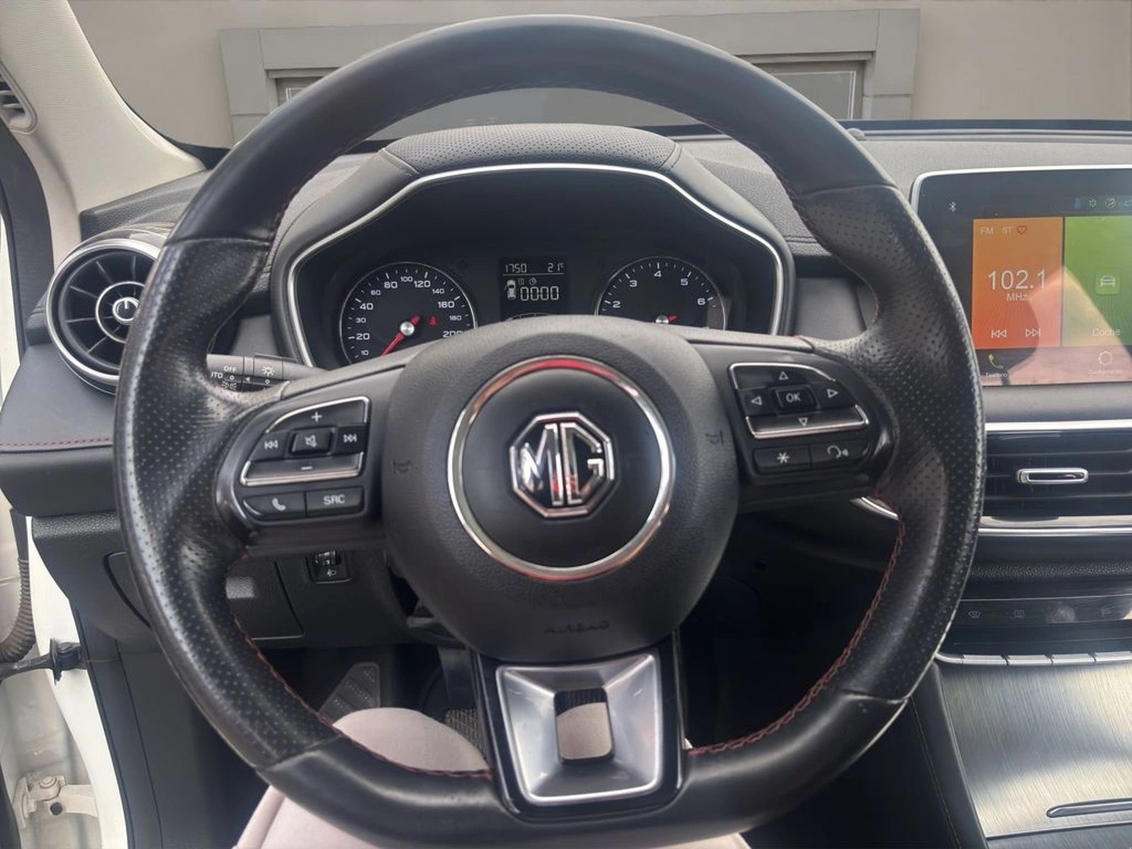 MG HS DELUXE MT 2023 - Imagen 10 de 15