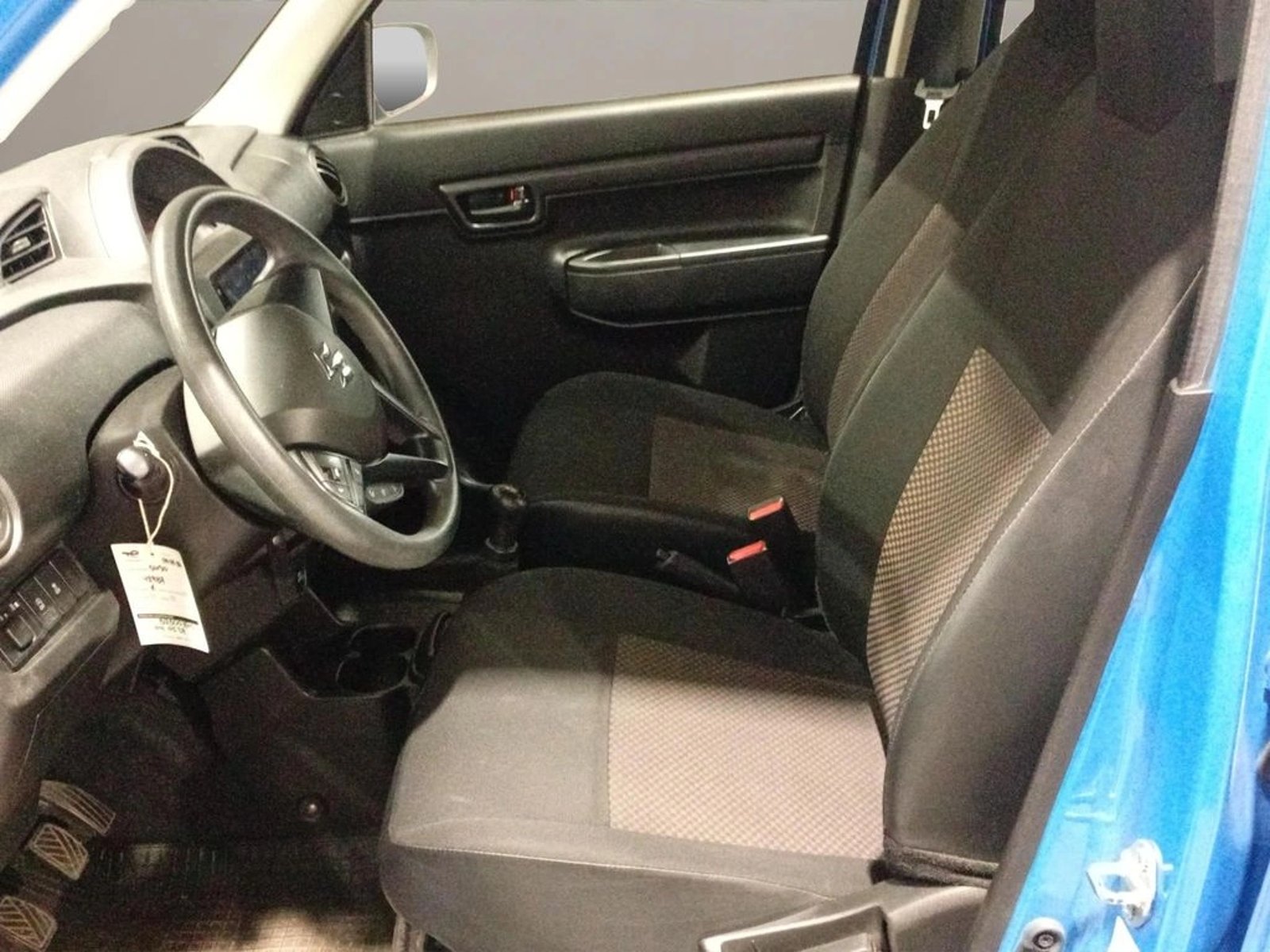 Suzuki SS 1.0 GLX 4X2 AC MT 5P 2023 - Imagen 11 de 13