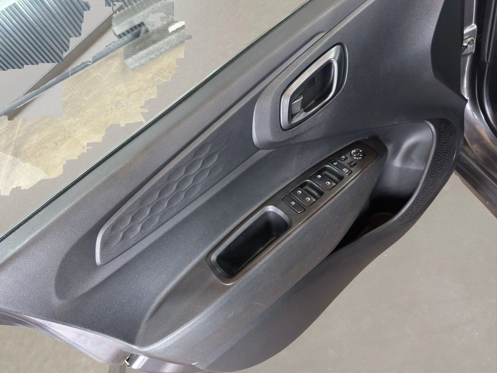 HYUNDAI GRAND I10 1.2 AI3 SDN PLUS MT 2023 - Imagen 12 de 19