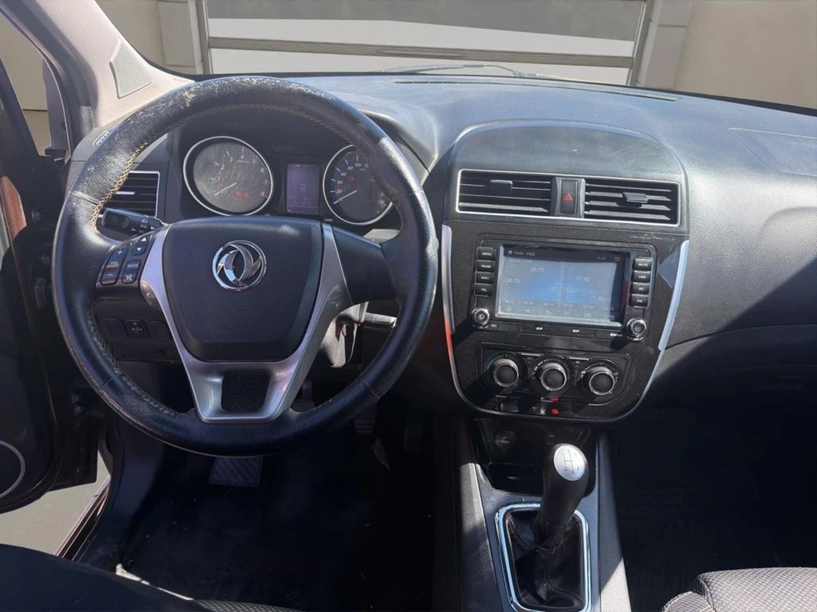 Dongfeng JOYEAR X3 1.6 S500 MT 2020 - Imagen 14 de 16