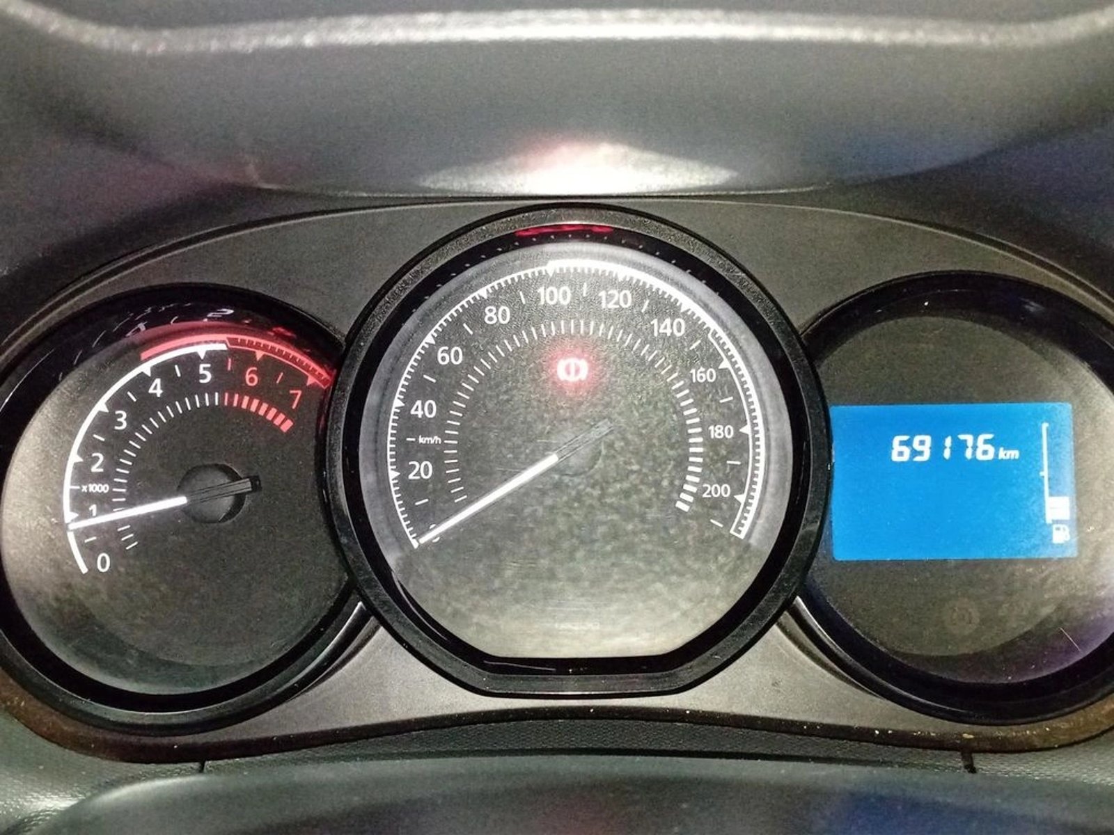 Renault DUSTER 1.6 ZEN 4X2 5MT 5P 2019 - Imagen 13 de 13
