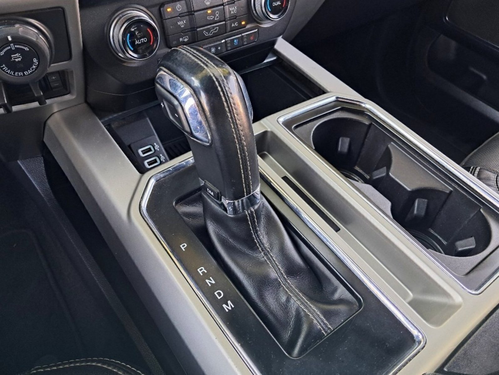 Ford F-150 Lariat 4x4 5.0 Aut 2019 - Imagen 9 de 10