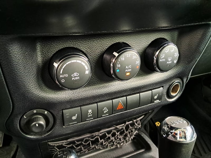 Jeep WRANGLER Unlimited Sahara 4x4 3.6 Aut 2017 - Imagen 10 de 10