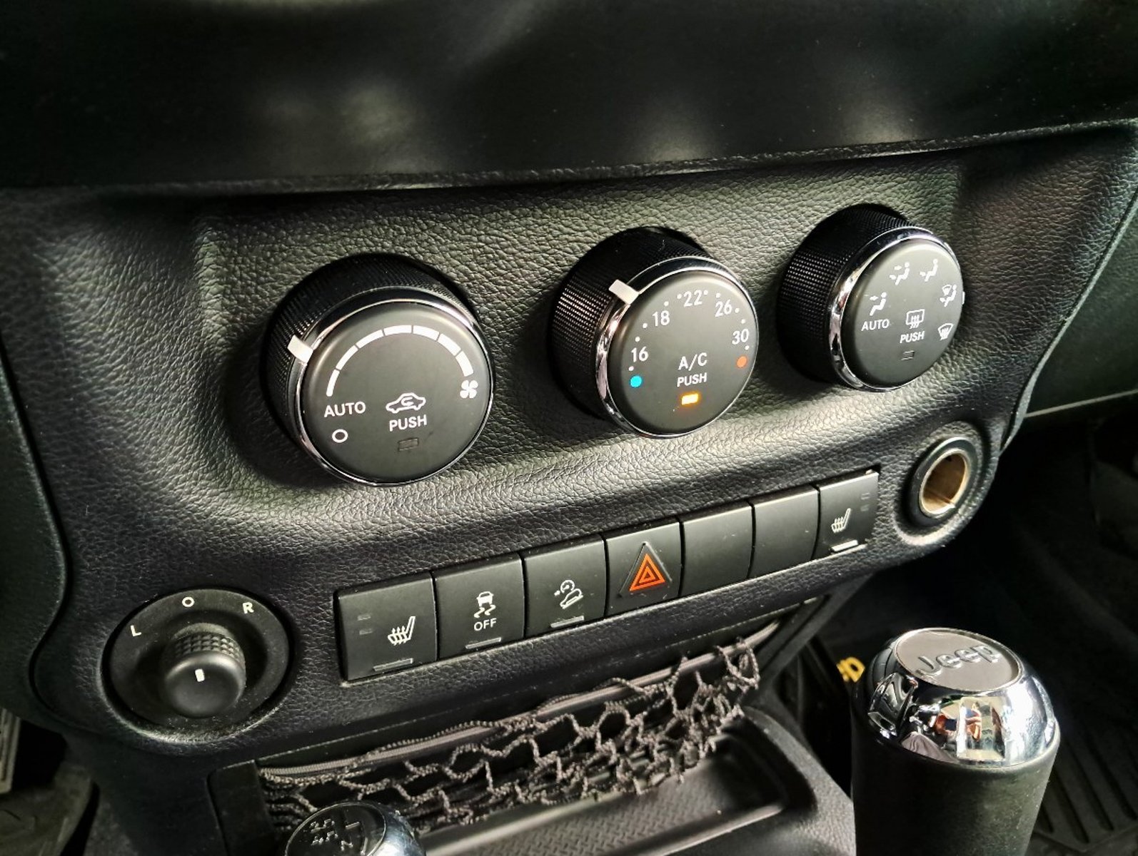 Jeep WRANGLER Unlimited Sahara 4x4 3.6 Aut 2017 - Imagen 10 de 10