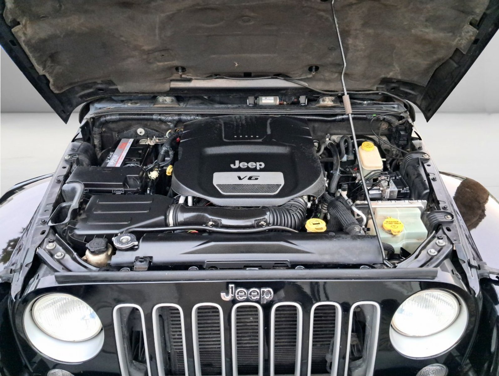 Jeep WRANGLER Unlimited Sahara 4x4 3.6 Aut 2017 - Imagen 6 de 10