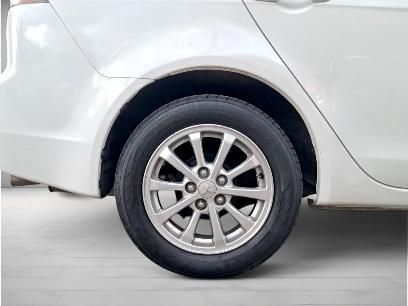Mitsubishi LANCER R/T 1.6 Aut 2013 - Imagen 6 de 10