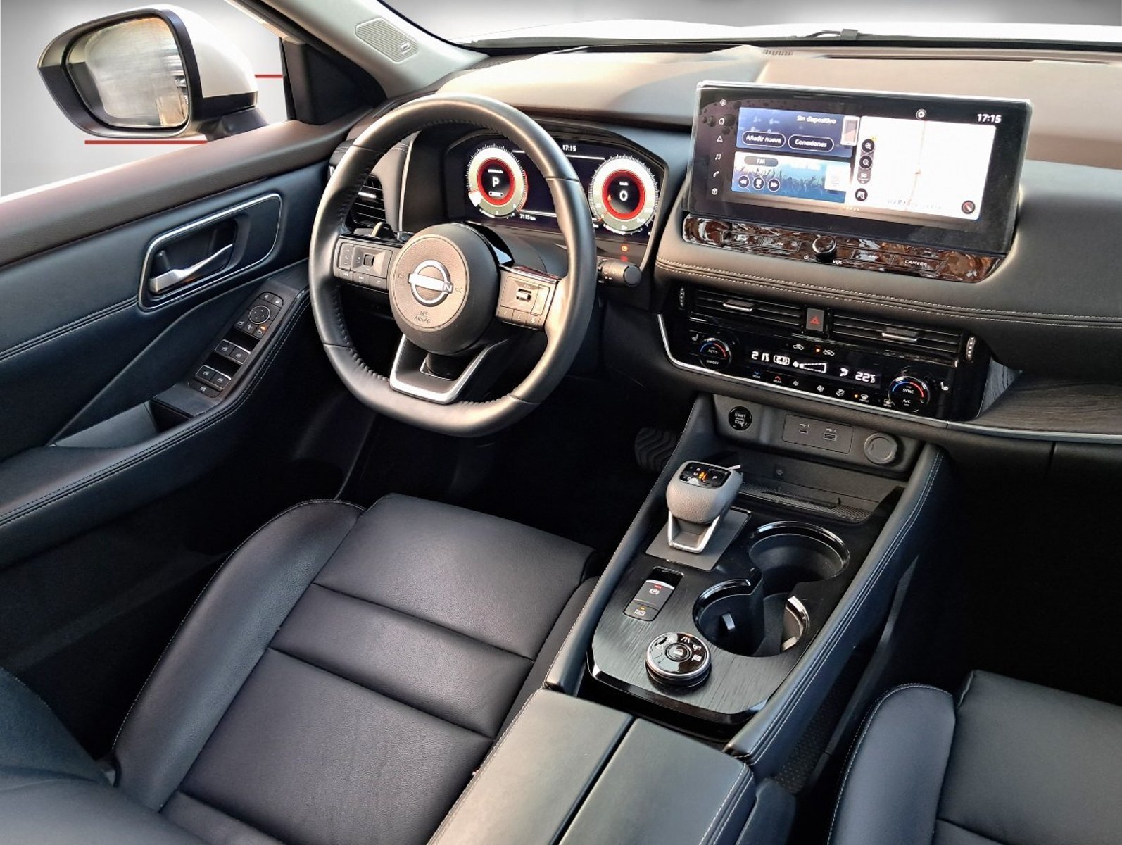 NISSAN X-TRAIL New Exclusive CVT 3R AWD 2.5 Aut 2025 - Foto 4 de 9