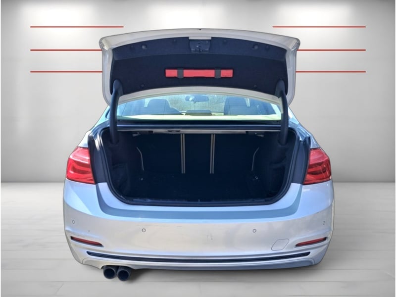 BMW 320I SPORT LCI 2.0 AUT 2018 - Imagen 8 de 10