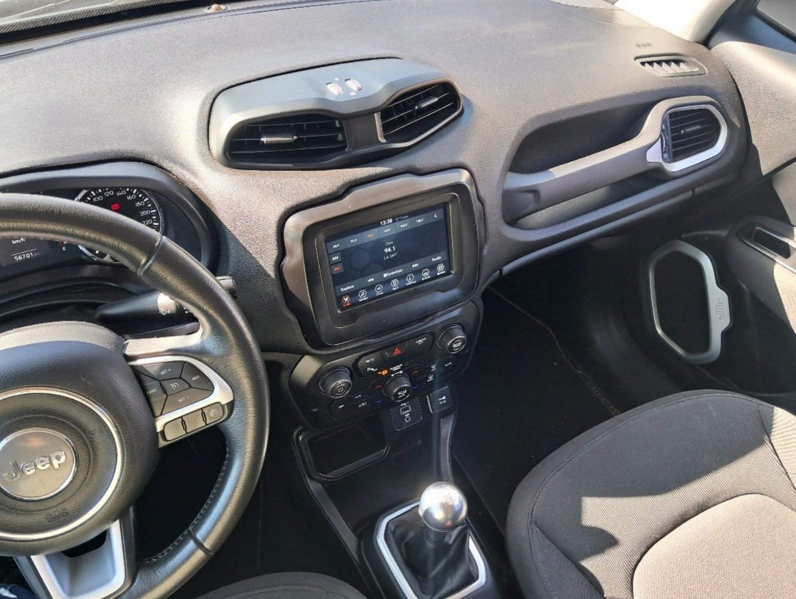 Jeep RENEGADE Sport 1.8 Mec 2022 - Imagen 8 de 10