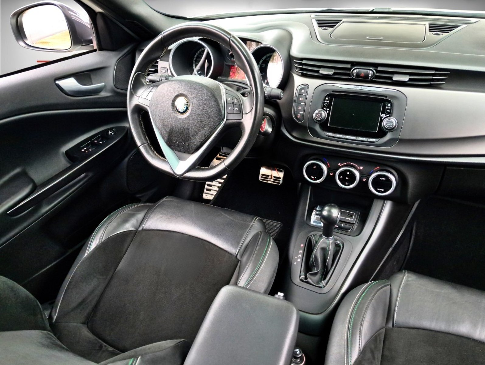 Alfa Romeo GIULIETTA QV 1.7 Aut 2016 - Imagen 5 de 10