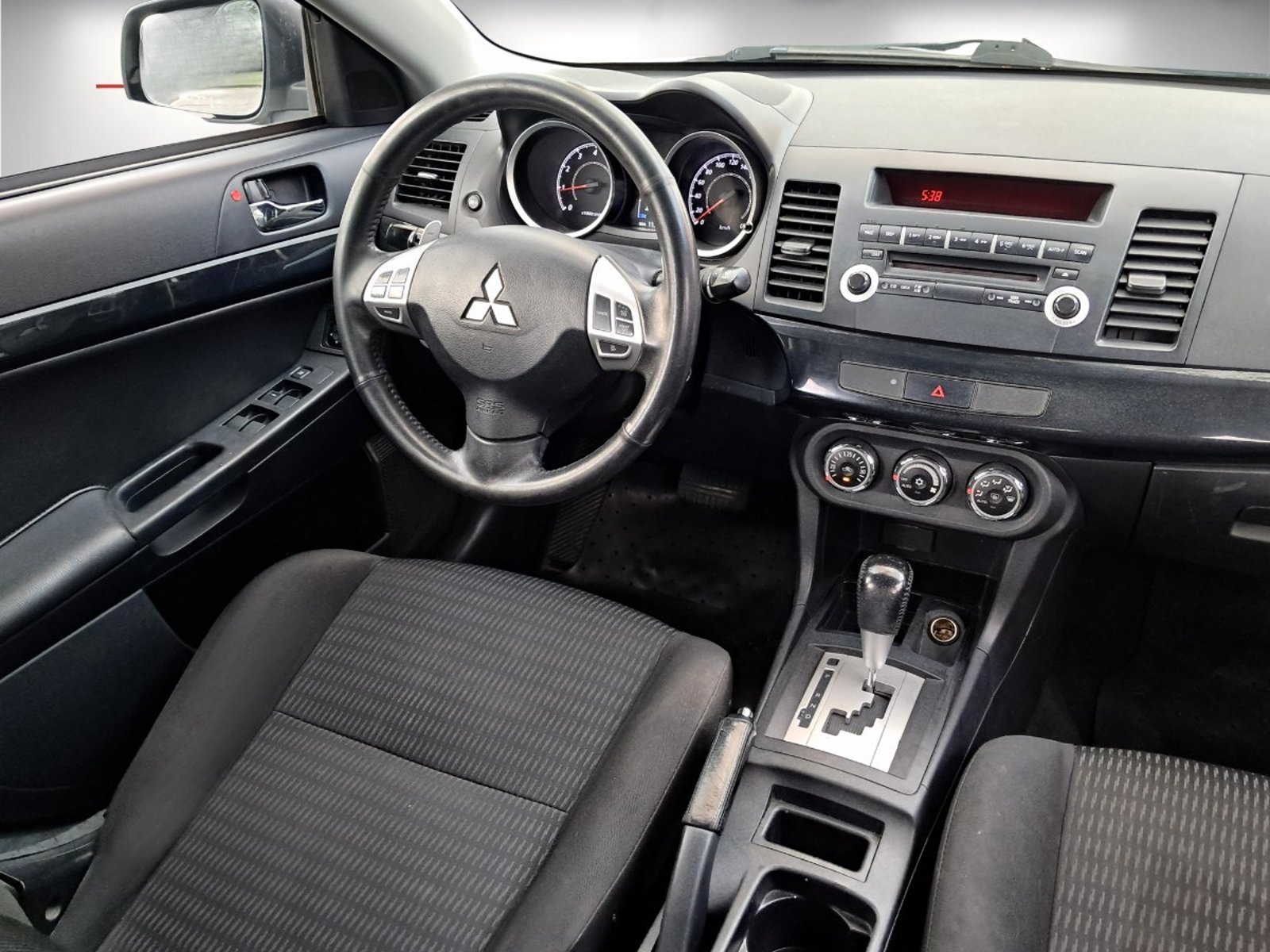 Mitsubishi LANCER R/T 1.6 Aut 2013 - Foto 5 de 10