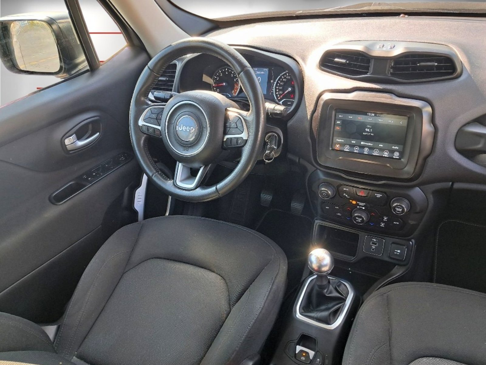 Jeep RENEGADE Sport 1.8 Mec 2022 - Foto 5 de 10