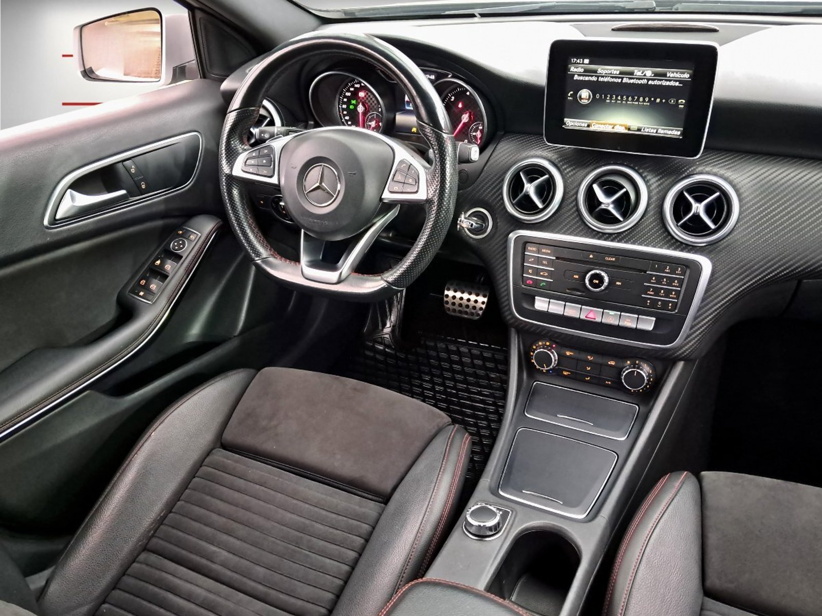 Mercedes-Benz A200 D 2.1 Aut 2016 - Foto 5 de 10