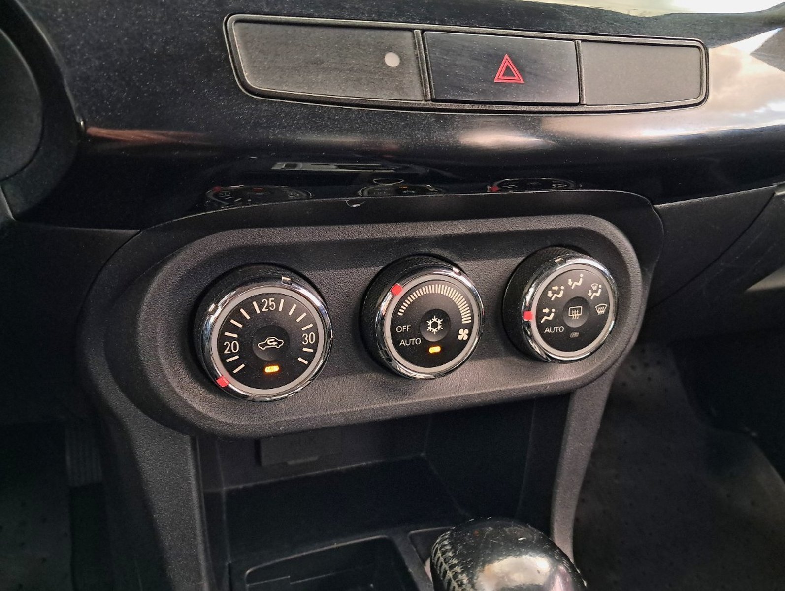 Mitsubishi LANCER R/T 1.6 Aut 2013 - Imagen 10 de 10