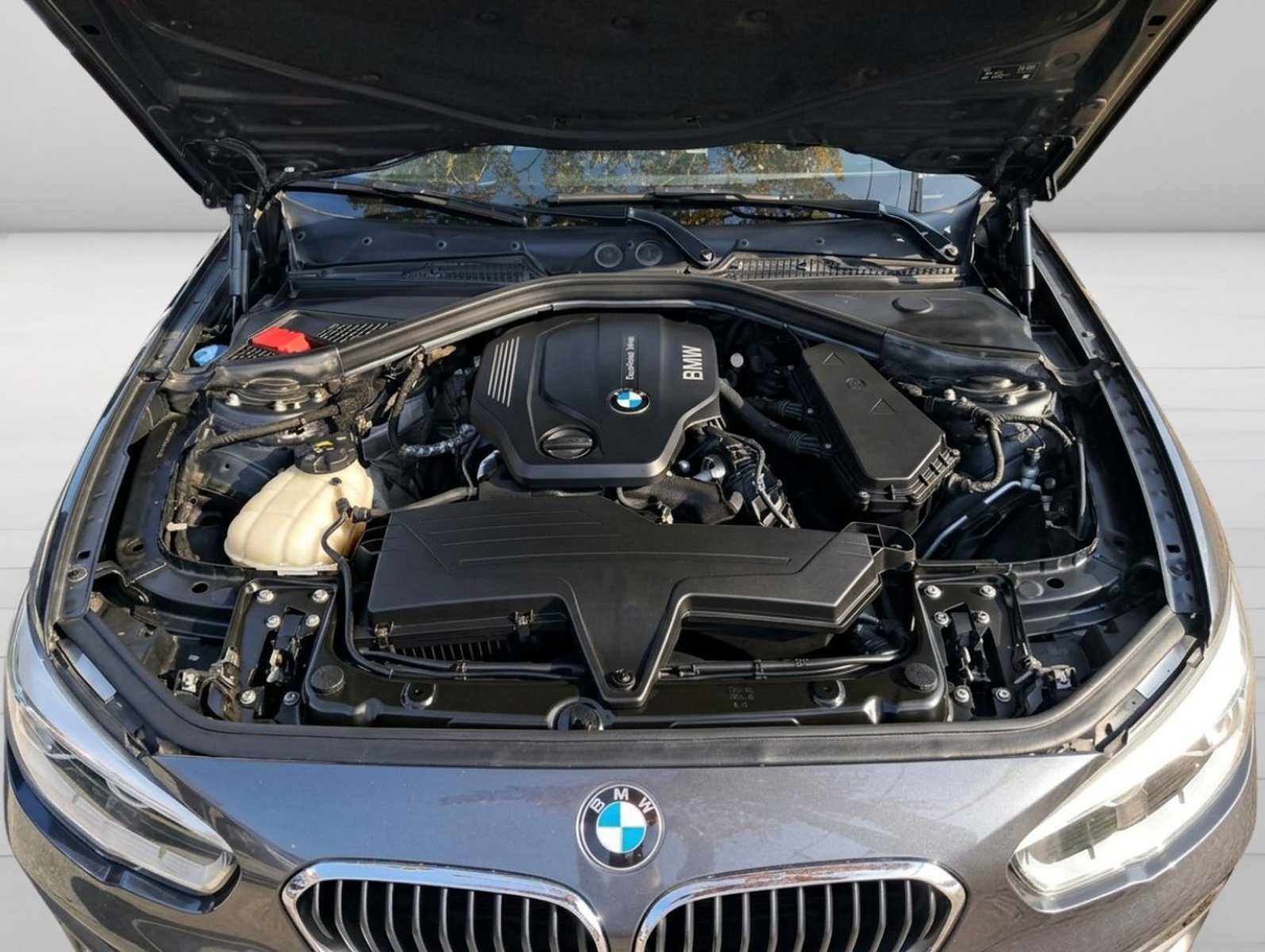 BMW 118D Millennial 2.0 Aut 2019 - Imagen 6 de 10