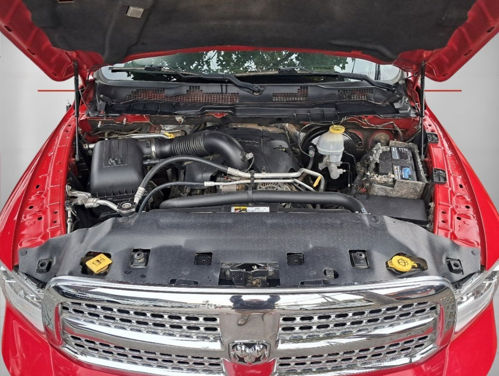 Dodge RAM 1500 4x4 Laramie 5.7 Aut 2017 - Imagen 6 de 10